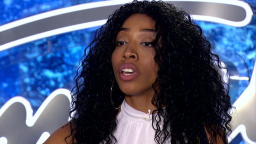 Subway performer Najah Lewis covers Maroon 5's "Payphone" beautifully!