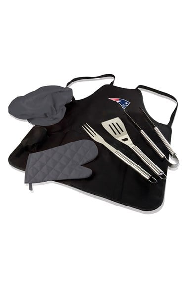 Picnic Time Convertible Tote New England Patriots Barbecue Set