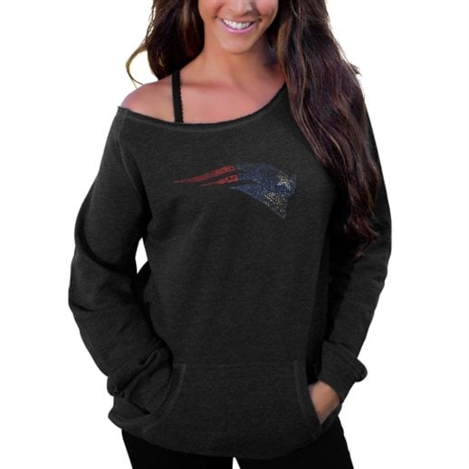 Cuce New England Patriots Women's Black Sideliner II Crew Sweatshirt