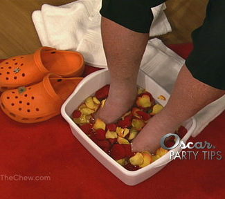 Chef Mario Batali is giving his orange crocs a rest, and relaxing his feet in Daphne Oz's red carpet foot soak! Be sure to try this amazing beauty treatment that Daphne Oz DIY'd on "The Chew" on Monday, February 16th just in time for The Oscars!