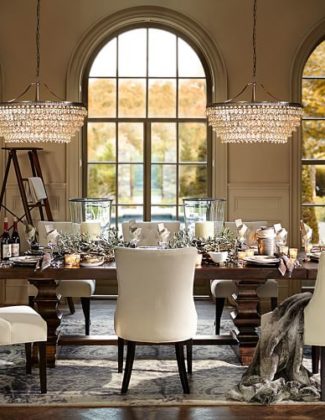 BANKS EXTENDING DINING TABLE