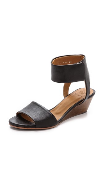 Coclico Shoes Kerel Wedge Sandals in Black