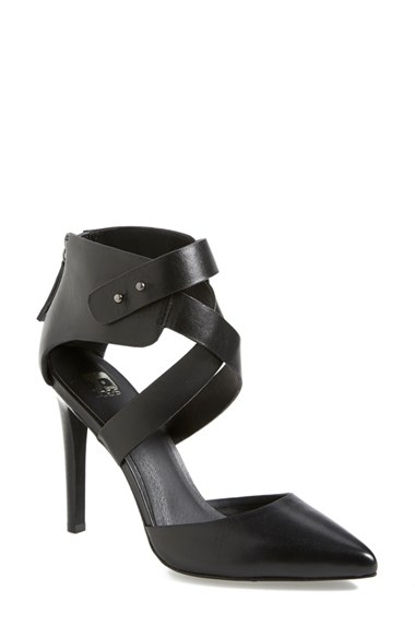 Joe's 'Pete' Pointy Toe Pump (Women) in Black