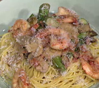 Learn how to make the delicious cajun shrimp pasta that country singer Jessie James Decker and her husband New York Jets star Eric Decker made on "The Chew" on Monday, June 29, 2015.