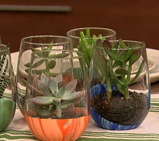 Clinton Kelly shows us how to make beautiful succulent holders and DIY shell candles during his Clinton's Craft Corner segment on the Friday, June 26, 2015 episode of "The Chew"!