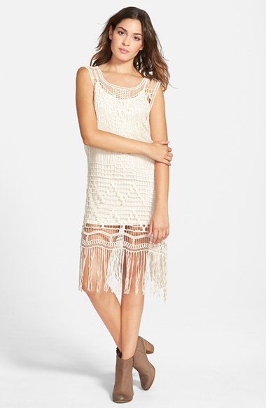 COCO & JAMESON Crochet Shift Dress in Natural