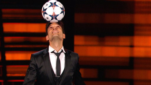 America's Got Talent season 10 episode 8: Judge Cuts. Juggler Paul Ponce shows off serious soccer skills in his judge cuts act. 