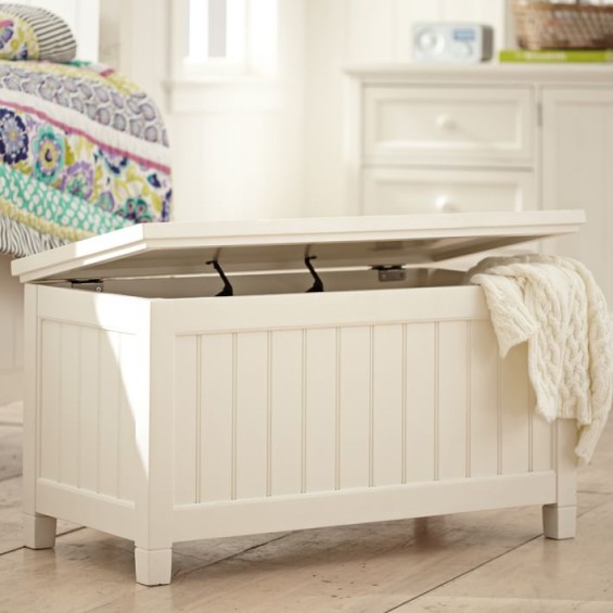 Pottery Barn Teen Beadboard End Of Bed Trunk in PBteen White
