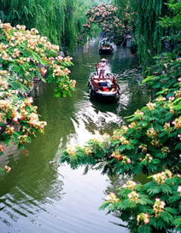 Gorgeous Zhouzhuang Canal ride on a gondola in historic Suzhou, China. Image courtesy of TravelToSuzhou.com.