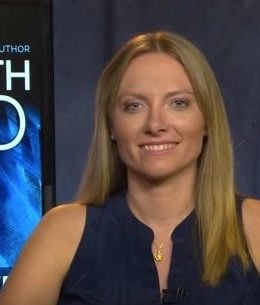 "Hard Love" author Meredith Wild joined Candace Rose for an interview to discuss her fifth and final book in The Hacker Series, she dished on her Harvard educated character Erica Hathaway, what it was like having her fourth book hit number one on the New York Times Bestsellers list and much more!
