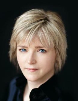 New York Times best selling author, Karin Slaughter joined journalist and blogger, Candace Rose Anderson of the website Candie Anderson to discuss her new novel "Pretty Girls." Image courtesy of Twitter.com/SlaughterKarin