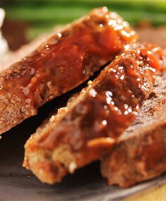 Watch Valerie's Home Cooking host Valerie Bertinelli show Kathie Lee Gifford and Hoda Kotb how to make delicious turkey meatloaf and Brussels sprouts on the Wednesday, November 4, 2015 episode of the Today show. Image courtesy of Twitter.com/KLGandHoda