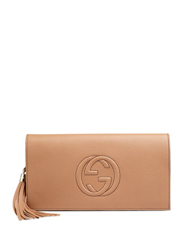 Gucci Soho Leather Clutch Bag in Camelia