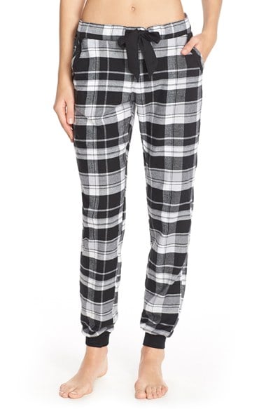 Make + Model Flannel Jogger Pants in Black Serena Plaid