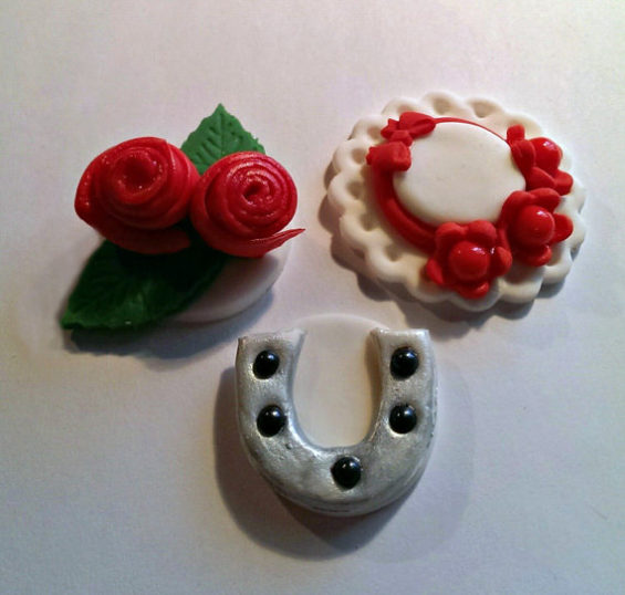 Handmade Fondant Kentucky Derby Toppers PrettyPartyDetails Handmade Fondant Kentucky Derby Toppers for cupcakes cakes 