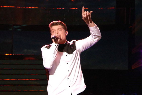  Watch The Voice Season 10 Episode 17 Live Top 12 Performances: See Pharrell Williams comeback star Daniel Passino perform Michael Jackson's hit song "Human Nature" on Monday, April 18, 2016.