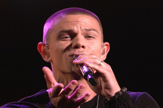  Watch The Voice Season 10 Episode 17 Live Top 12 Performances: See comeback star Nick Hagelin of Team Christina Aguilera perform "Mine Would Be You!"