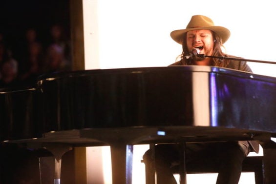 Watch The Voice Season 10 Live Finale, Part 1 Episode 27: See country singer Adam Wakefield of Team Blake Shelton sing Vince Gill's hit song "When I Call Your Name" beautifully. 