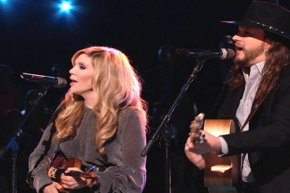 Watch The Voice Live Finale, Part 2 Episode 28 Videos: Behind the Voice: Finalist Adam Wakefield and country singer Alison Krauss perform "Willin" on the May 25, 2016 finale.