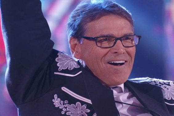 The judges were impressed with Rick Perry and Emma Slater's country cha cha on the Dancing With The Stars Season 23 premiere! Did you see his running man? Love his enthusiasm on the dance floor!