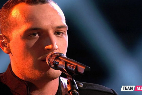 Watch The Voice Season 11 Episode 16 The Live Playoffs Night One Video: Team Miley's Aaron Gibson is one of my favorites on season 11 of the Voice! Be sure to catch him singing Counting Crows' "Round Here".