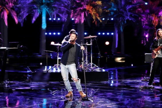  See coach Adam Levine take The Voice stage! Maroon 5 sings their hit song "Don't Wanna know" on Monday, November 30, 2016.