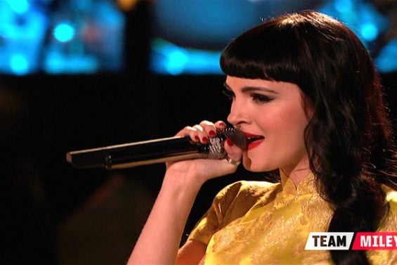  The Voice Season 11 Episode 16 The Live Playoffs Night One: See Belle Jewel of Team Miley Cyrus put her own spin on Del Shannon's classic hit song "Runaway" on Monday, November 7, 2016.