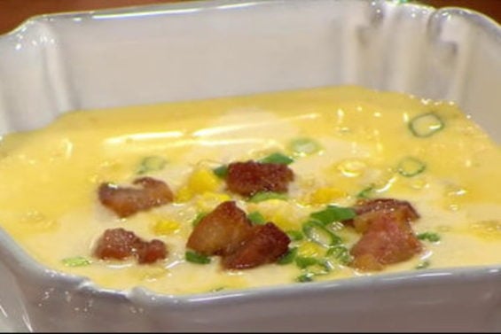 Watch chef Michael Lomonaco of Porter House Bar and Grill show Katie Couric how to make classic corn chowder with cheddar cheese and bacon on the Wednesday, January 4, 2017 episode of the Today show.