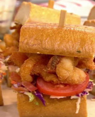 Watch chef and restaurant owner Nikki Cooper of San Francisco’s “Two Jack’s Nik’s Place” restaurant show Hoda Kotb and Jenna Bush Hager how to make delicious Southern inspired Garlic Bread Prawn Po’boys With Homemade Coleslaw on the Tuesday, January 3, 2017 episode of the Today show.