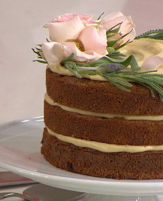 Watch Laurel Gallucci and Claire Thomas, co-owners of Sweet Laurel (an organic baking company in Los Angeles, California) show Hoda Kotb and Jenna Bush Hager how to make a gluten-free carrot cake with vegan cream cheese frosting on the 4th hour of Today with KLG and Hoda on Thursday, January 5, 2017.
