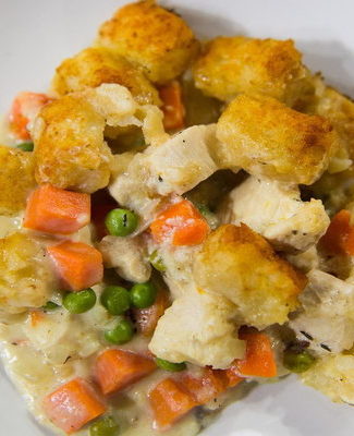 Watch blogger and "Molly on the Range" author Molly Yeh show Harry Connick, Jr. and Al Roker how to make delicious tater tot chicken pot pie on the Friday, January 6, 2017 episode of the Today show!