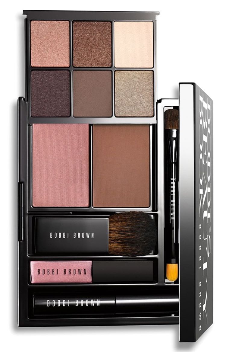 Bobbi Brown 'Bobbi's Beauty Book' Eye, Cheek & Lip Palette (Nordstrom Exclusive) ($165 Value) Nordstrom winter sale