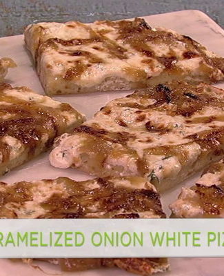 Watch Clinton Kelly make a caramelized onion white pizza on the Friday, February 3, 2017 episode of "The Chew" just in time to watch the New England Patriots take on the Atlanta Falcons on Super Bowl Sunday (February 5, 2017).