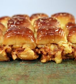 Watch Clinton Kelly show his fellow co-hosts and all of us at home how to make BBQ chicken pineapple pull-apart sandwiches just in time for the Oscars on the Thursday, February 23, 2017 episode of "The Chew."