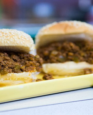 Watch Food Network "The Kitchen" host and one of my favorite interviewees, Ms. Katie Lee show Matt Lauer how to make Super Bowl sloppy joes with guacamole on the Thursday, February 2, 2017 episode of the Today show.