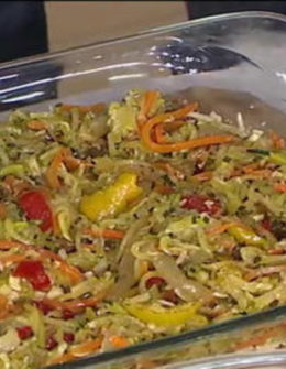Watch Food Network host and celebrity chef, Sunny Anderson show Al Roker how to make tater tot pie on the Monday, February 20, 2017 episode of the Today show.