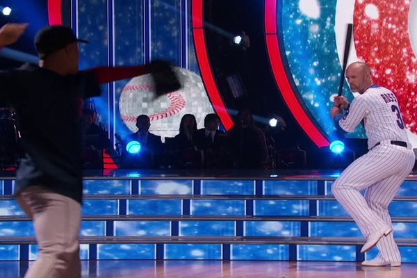 Watch Dancing With the Stars Season 24 Episode 1 Night 1 Videos. Monday, March 20, 2017. See Chicago Cubs legend and World Series champion David Ross and partner Lindsay dance a quickstep to Go Cubs Go aka the song that's been in my head since the Cubbies won the World Series! ;) Score: 28/40.