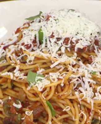 Watch chef Michael White of Vaucluse restaurant in New York City show Matt Lauer (and all of us at home!) how to make an easy and delicious pasta puttanesca on the Thursday, March 2, 2017 episode of the Today show