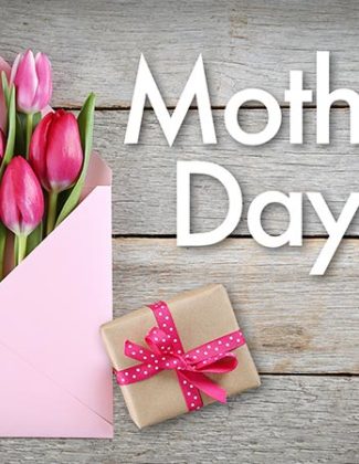 Tech journalist Jennifer Jolly joined Candace Rose for an interview to dish on the TOP Mother's Day gifts for mom. Image courtesy of ThunkNews.com