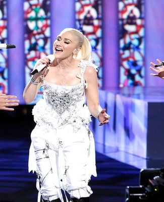 Watch The Voice Season 12 Episode 22 Live Top 11 Eliminations Videos: Tuesday, May 2, 2017. See Team Gwen Stefani (Coach Gwen Stefani, Brennley Brown and Hunter Plake) sing Coldplay's hit song "Fix You" beautifully! Be sure to watch their beautiful and emotional cover of this hit song.