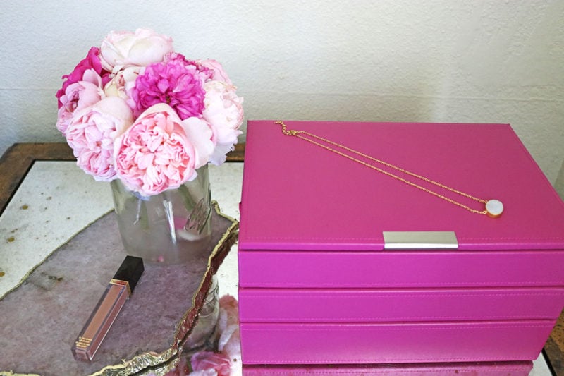 Lifestyle blogger Candace Rose of CandieAnderson.com can't get enough of my RoseCandi garden roses, fab pink jewelry box, Crown Jewelry white druzy necklace, agate tray and Tom Ford lip gloss for summer!