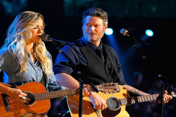  Watch The Voice Season 12 Episode 27 Live Finale Night 1 Videos: Monday, May 22, 2017. Lauren Duski and Blake Shelton's cover of Hank Williams, Sr.'s classic song "There's A Tear In My Beer" was one of my favorite performances of the season! Be sure to watch it below.