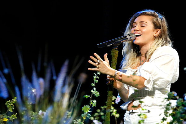  Watch The Voice Season 12 Episode 28 Live Finale Night 2 Videos: Tuesday, May 23, 2017. See season 11 and season 13 coach, Miley Cyrus sing her new hit song "Malibu" on tonight's live finale! Go Miley. We can't wait to have you back next season. :)