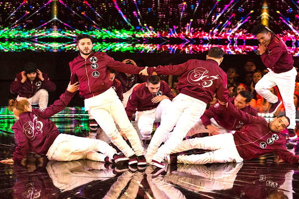 Watch World Of Dance Season 1 Episode 1 The Qualifiers 1 Videos: Tuesday, May 30, 2017. Meet B-boys Super Cr3w: Qualifiers. The 11 members of Team competitors Super Cr3w (from Venezuela, Korea, etc) performed to Coldplay's "Viva la Vida" in Night 1 of World of Dance's Qualifiers. It was phenomenal. They got a score of 88 and will be heading through to the next round. Congrats!