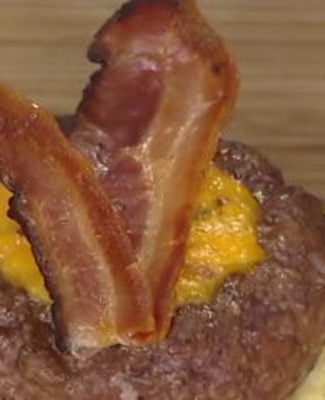 Watch Al Roker and country star Shania Twain make delicious bacon cheddar ranch burger bowls just in time for Father's Day on the Friday, June 16, 2017 episode of the Today show.