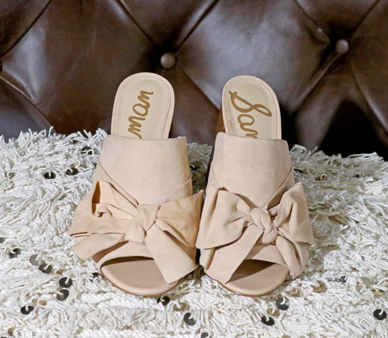 Fashion blogger Candace Rose loves her Sam Edelman Yumi Bow Mule Sandals in Natural Naked. CandieAnderson.com blog
