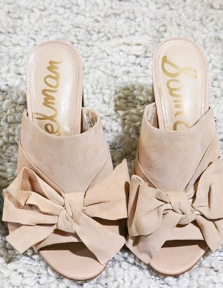 Fashion blogger Candace Rose Anderson bow mules for summer 2017 candieanderson.com blog shoes for summer