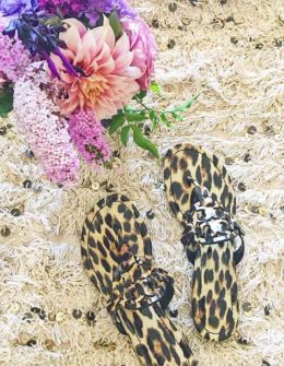 tory burch miller sandals flip flops candace rose candieanderson blog garden roses dahlias rosecandi