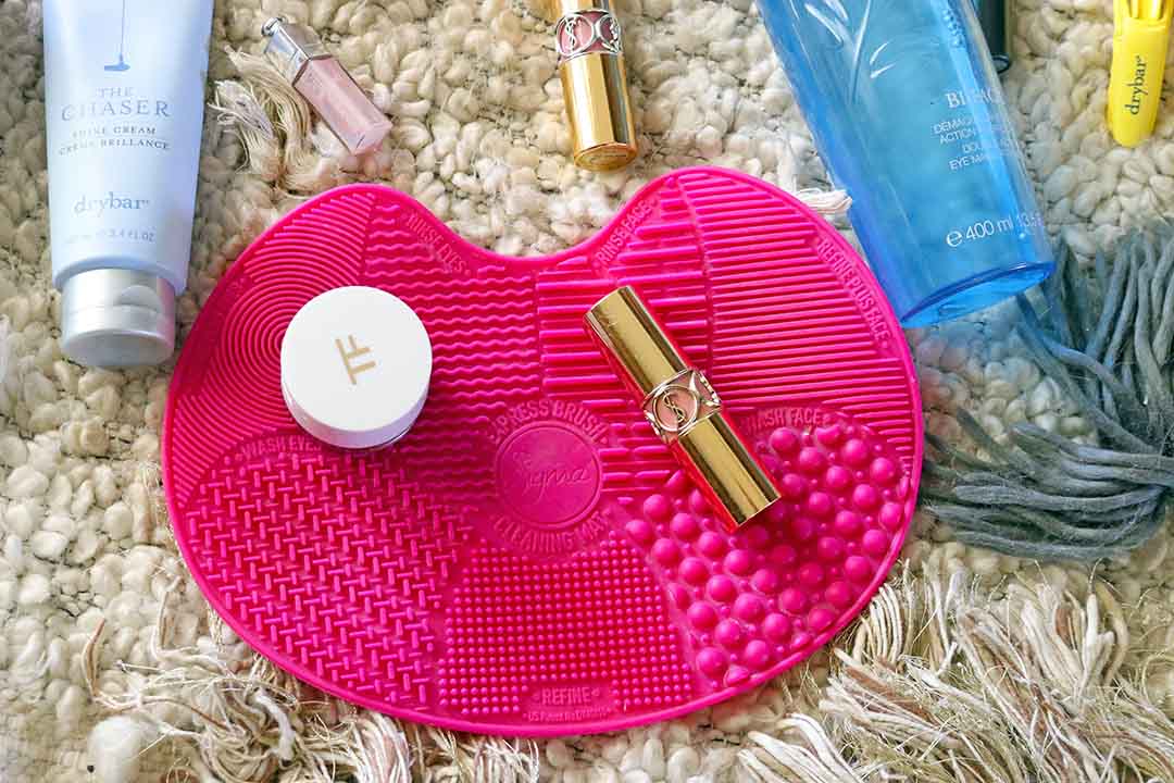 sigma cleaning mat the chaser shine cream drybar hair clips yves saint laurent lipstick dior lip gloss lancome bi-facil candace rose tom ford eye shadow cream nordstrom anniversary sale 2017 candieanderson.com