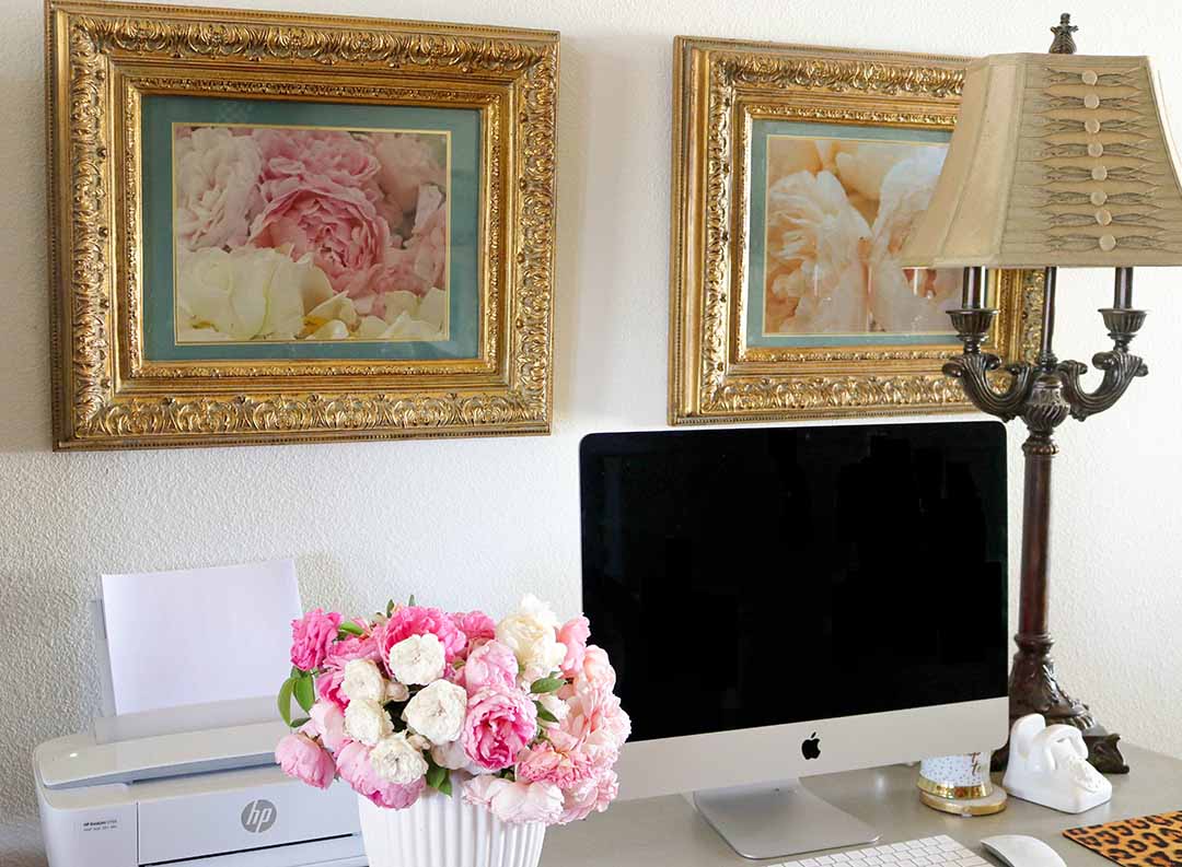 Fashion and lifestyle blogger Candace Rose Anderson's iMac computer, HP printer, garden roses vase, flowers. 
